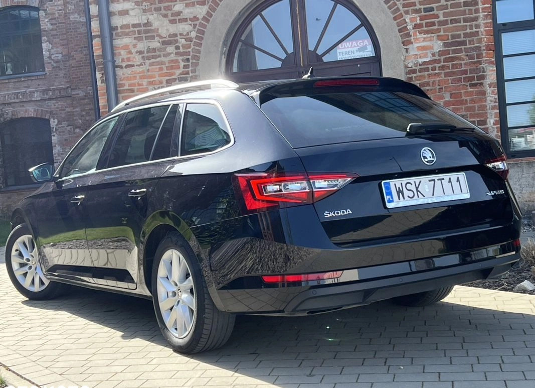 Skoda Superb cena 74500 przebieg: 189000, rok produkcji 2019 z Kowary małe 352